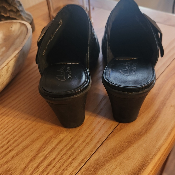 Clarks Bendables Women's Black Leather Mules - Picture 5 of 7